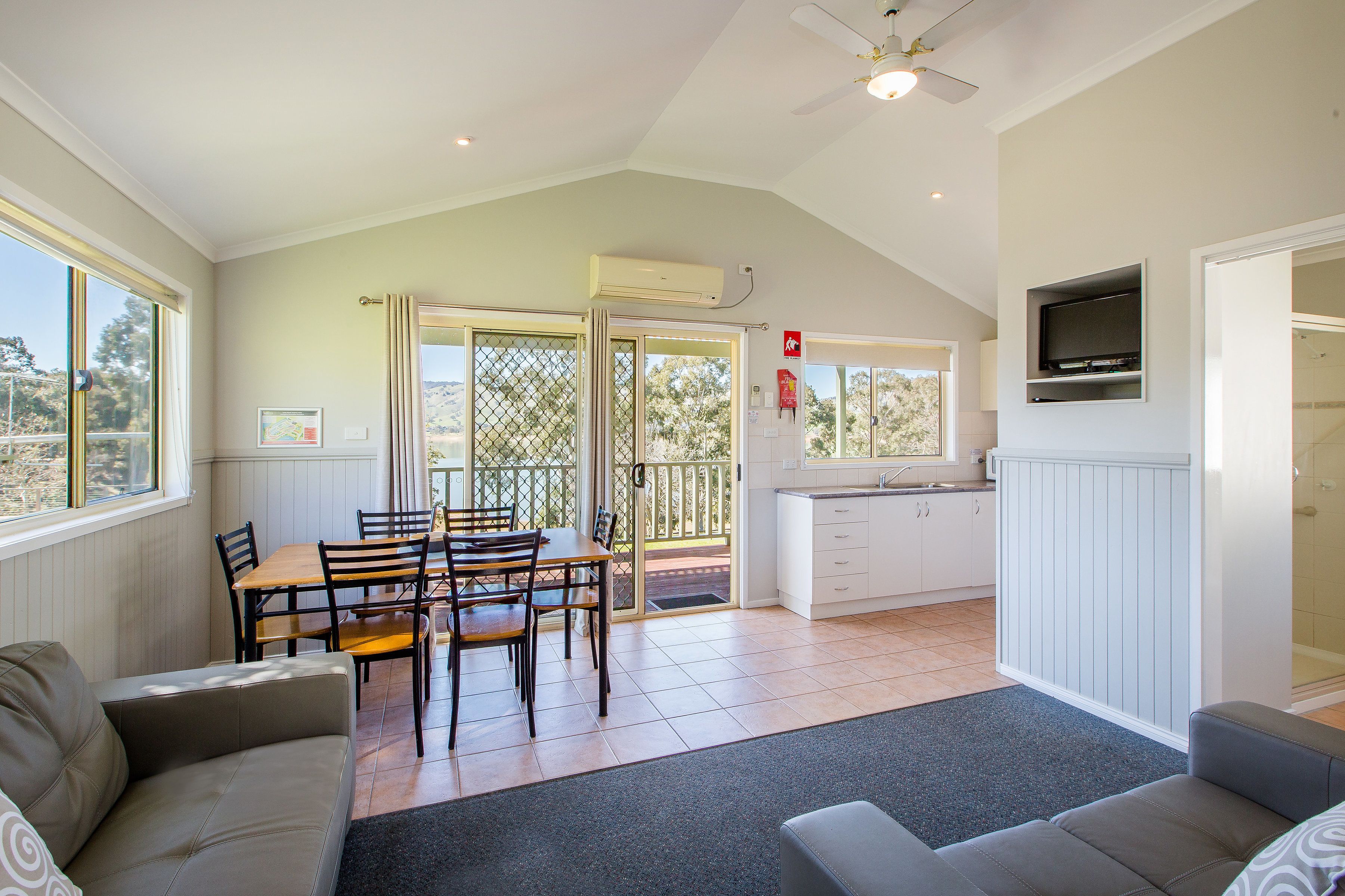 Superior 2 Bedroom Cabin | In-room dining