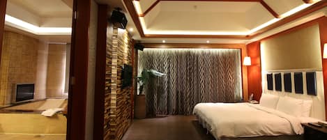 Superior Suite | Premium bedding, minibar, desk, blackout drapes