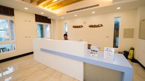 منصة إجراءات تسجيل الوصول/المغادرة