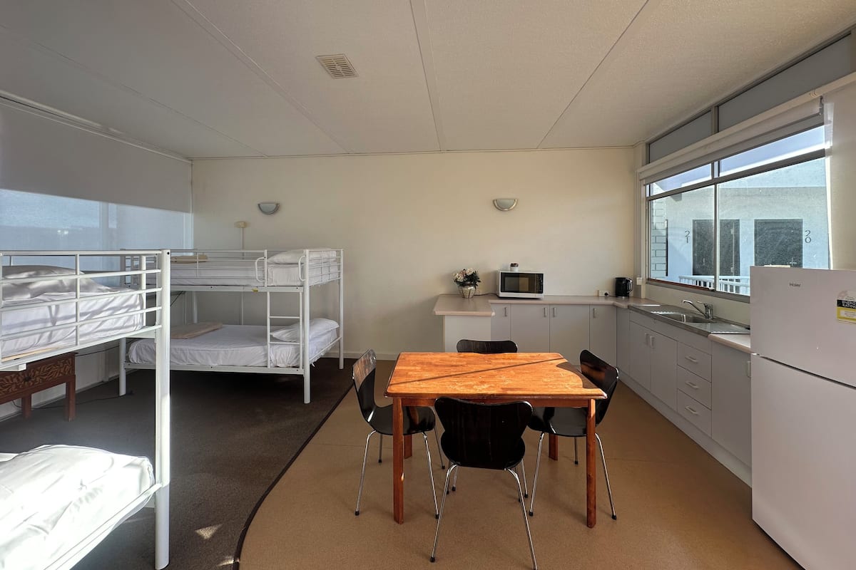 Quarto família, várias camas | Edredons de pluma, camas Tempur-Pedic, cortinas blackout