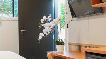 Royal Double Room, 1 Queen Bed | Down comforters, Tempur-Pedic beds, blackout drapes, iron/ironing board