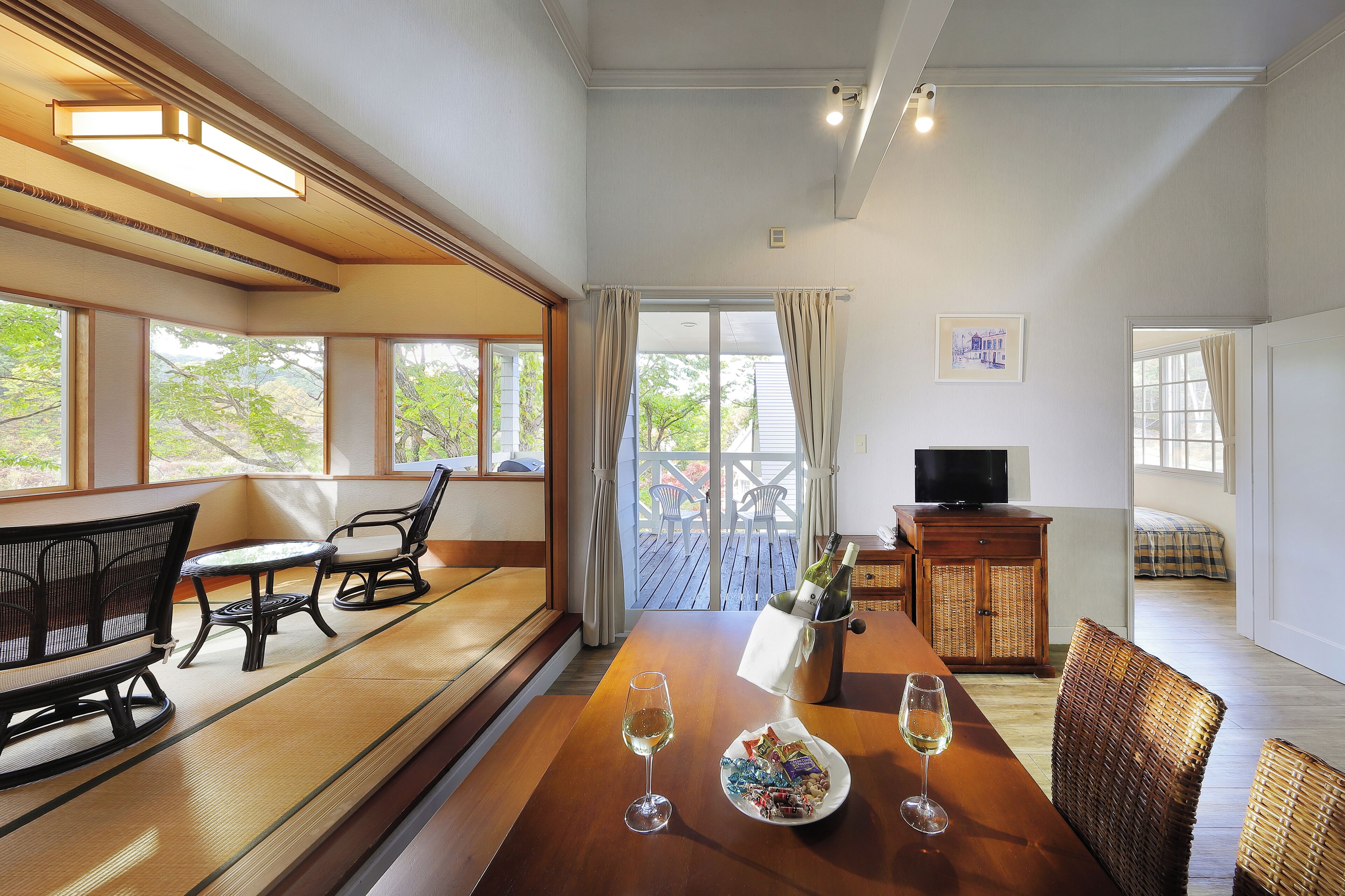 Cottage, Non Smoking (Japanese Western Style, 86m², Laundry) | Living area