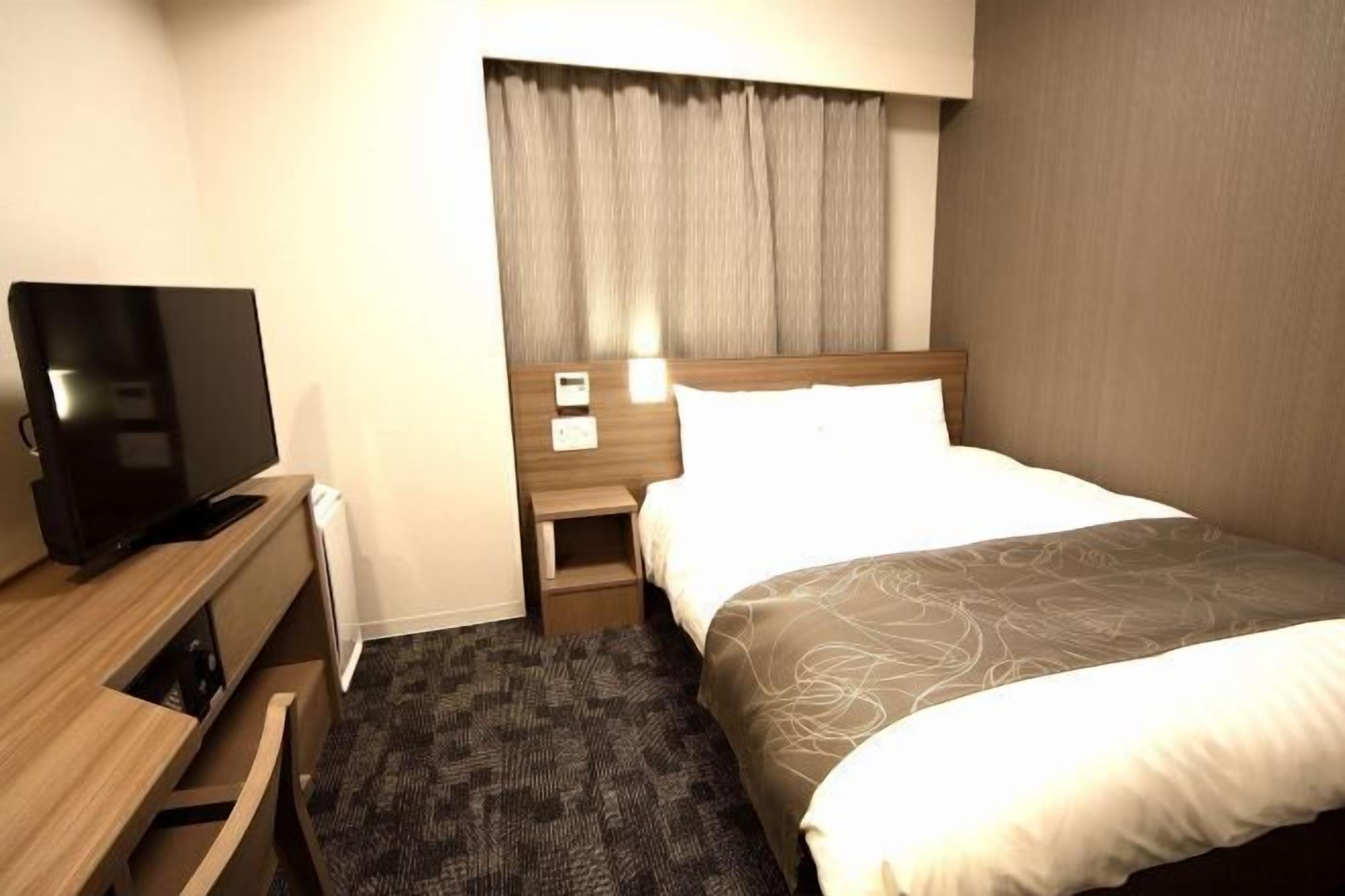 Couette en duvet d'oie, coffres-forts dans les chambres, bureau