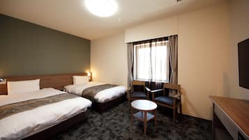 Chambre avec lits jumeaux, 2 lits une place, non-fumeurs (No Cleaning Service) | Couette en duvet d'oie, coffres-forts dans les chambres, bureau
