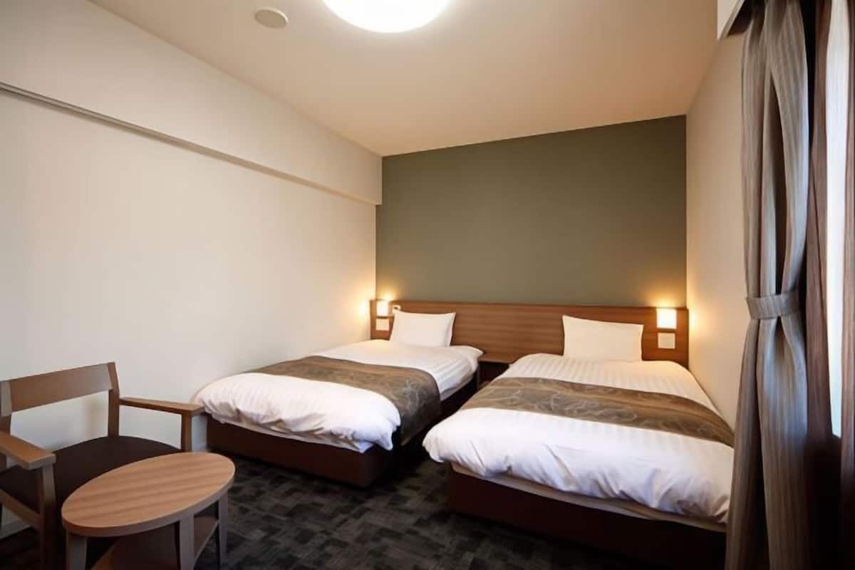 Couette en duvet d'oie, coffres-forts dans les chambres, bureau