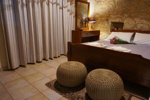 Iron/ironing board, free WiFi, bed sheets - Omodos Village Houses (Omodos)