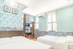 In-room safe, desk, rollaway beds, free WiFi - Hou Kong Hotel (Macau)