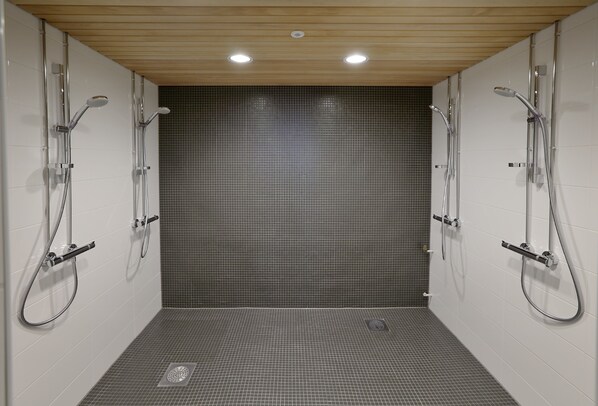 Bathroom shower - ThePark by CheapSleep (Helsinki)