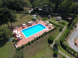 Outdoor pool, pool umbrellas, pool loungers - Residence la Casaccia (Campiglia Marittima)