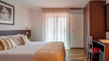 Doppel- oder Zweibettzimmer