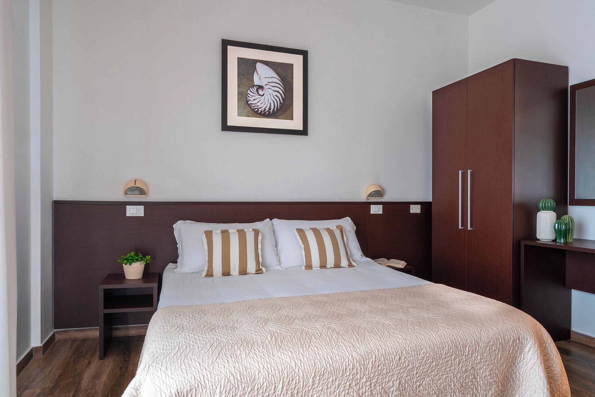 double or twin room | minibar, in-room safe, desk, rollaway beds