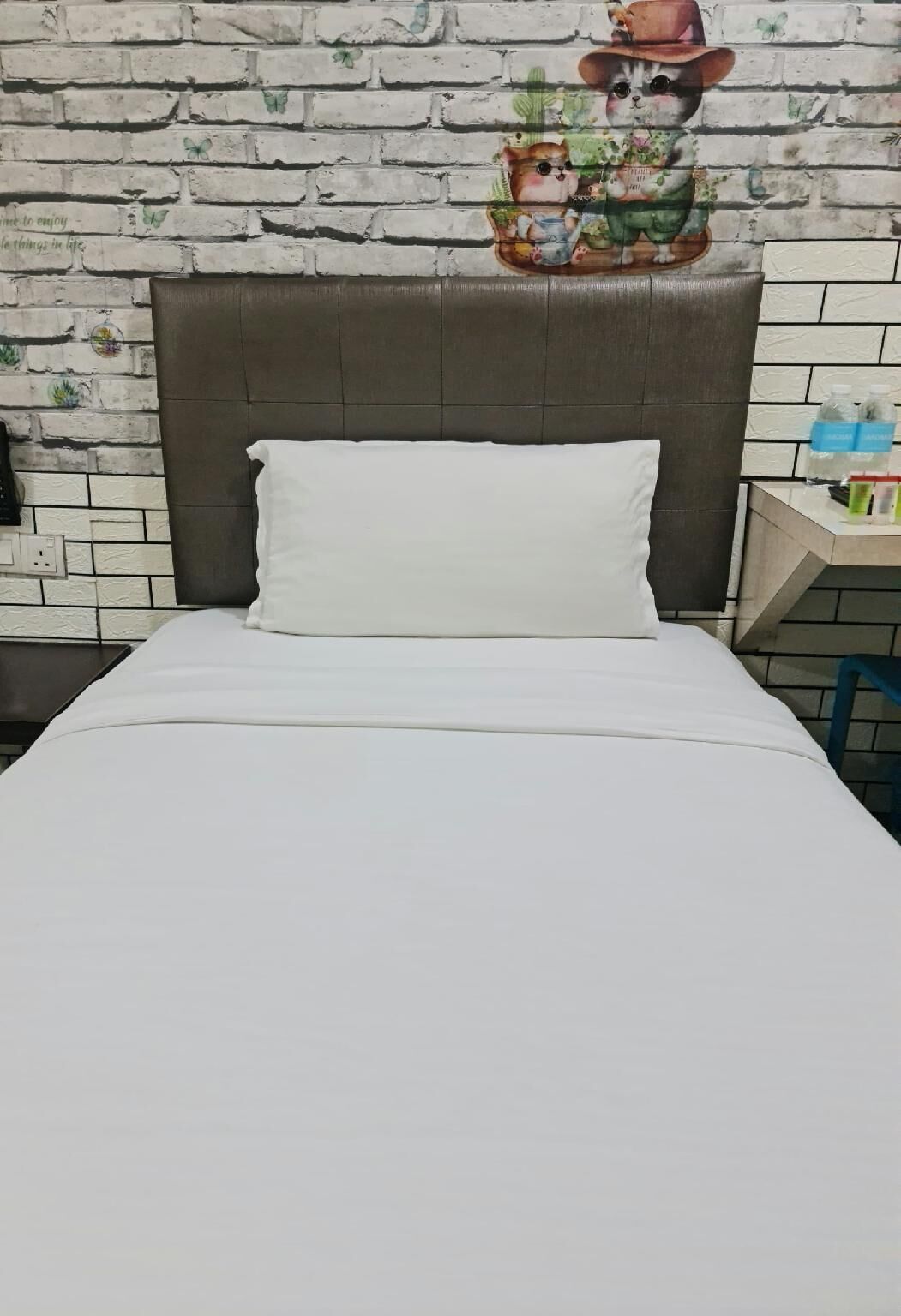 Desk, soundproofing, iron/ironing board, free WiFi