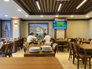 Daily cooked-to-order breakfast for a fee - E5 Park Hotel (Istanbul)