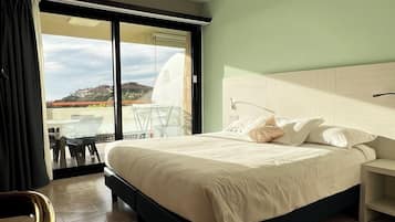 Appartement Panoramique, 1 chambre, vue mer, vue mer | Literie de qualité supérieure, couette en duvet d'oie