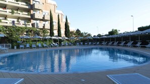 Outdoor pool, open 10:00 AM to 7:00 PM, pool umbrellas, pool loungers - Suites Marilia Apartments (Livorno)