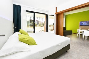 Comfort Apartment | Premium bedding, down duvets, in-room safe, blackout curtains - Suites Marilia Apartments (Livorno)