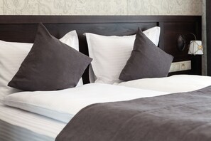 Standard Double Room, Garden View | Premium bedding, minibar, in-room safe, desk - Amberd Hotel (Byurakan)