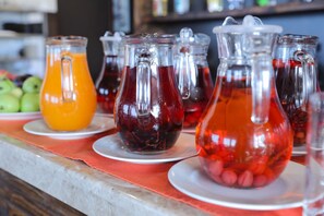 Breakfast buffet - Amberd Hotel (Byurakan)