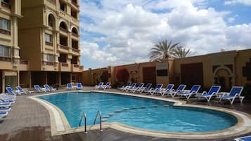 2 outdoor pools, open 9:00 AM to 5:00 PM, sun loungers