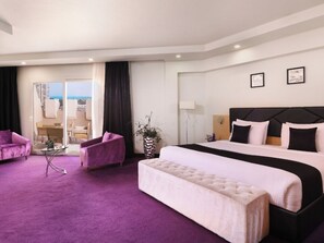 Habitación económica, 1 habitación | Minibar, caja de seguridad en la habitación y cortinas blackout 