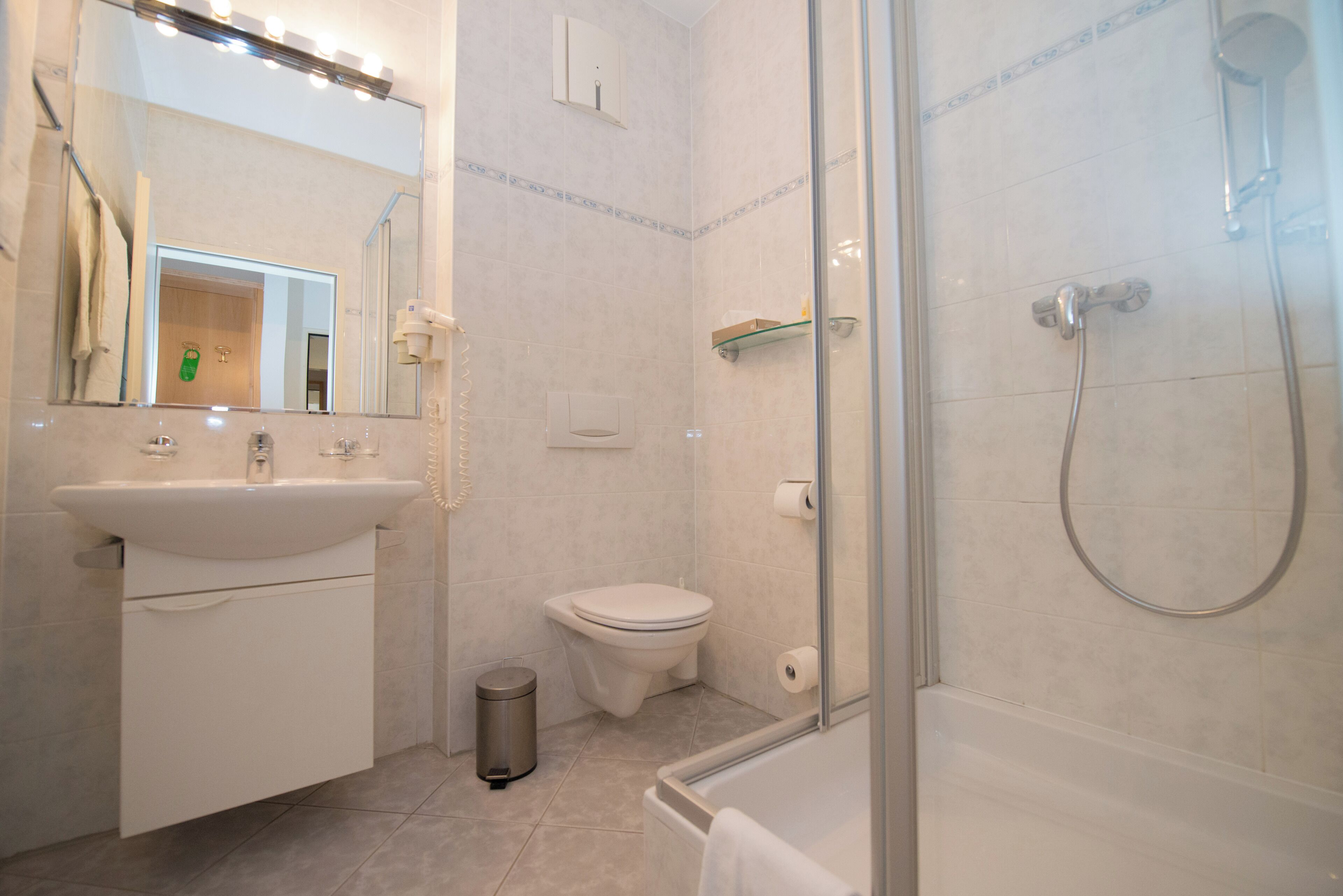 double room | bathroom | free toiletries, hair dryer, bathrobes, slippers