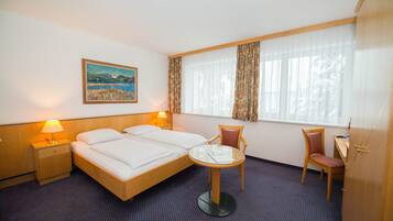 Doppelzimmer | Allergikerbettwaren, Minibar, Schreibtisch, Bügeleisen/Bügelbrett