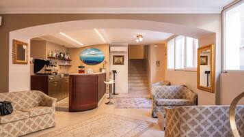 Bar (in der Unterkunft)