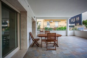 Apartamento superior, 1 habitación, cocina | Terraza o patio