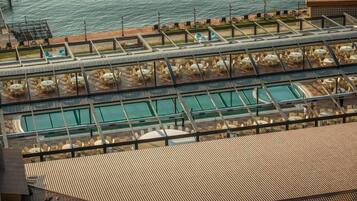 Piscina externa sazonal