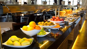 A buffet with various fruits and dishes. - Babillon Hotel Spa & Restaurant (Iyidere)