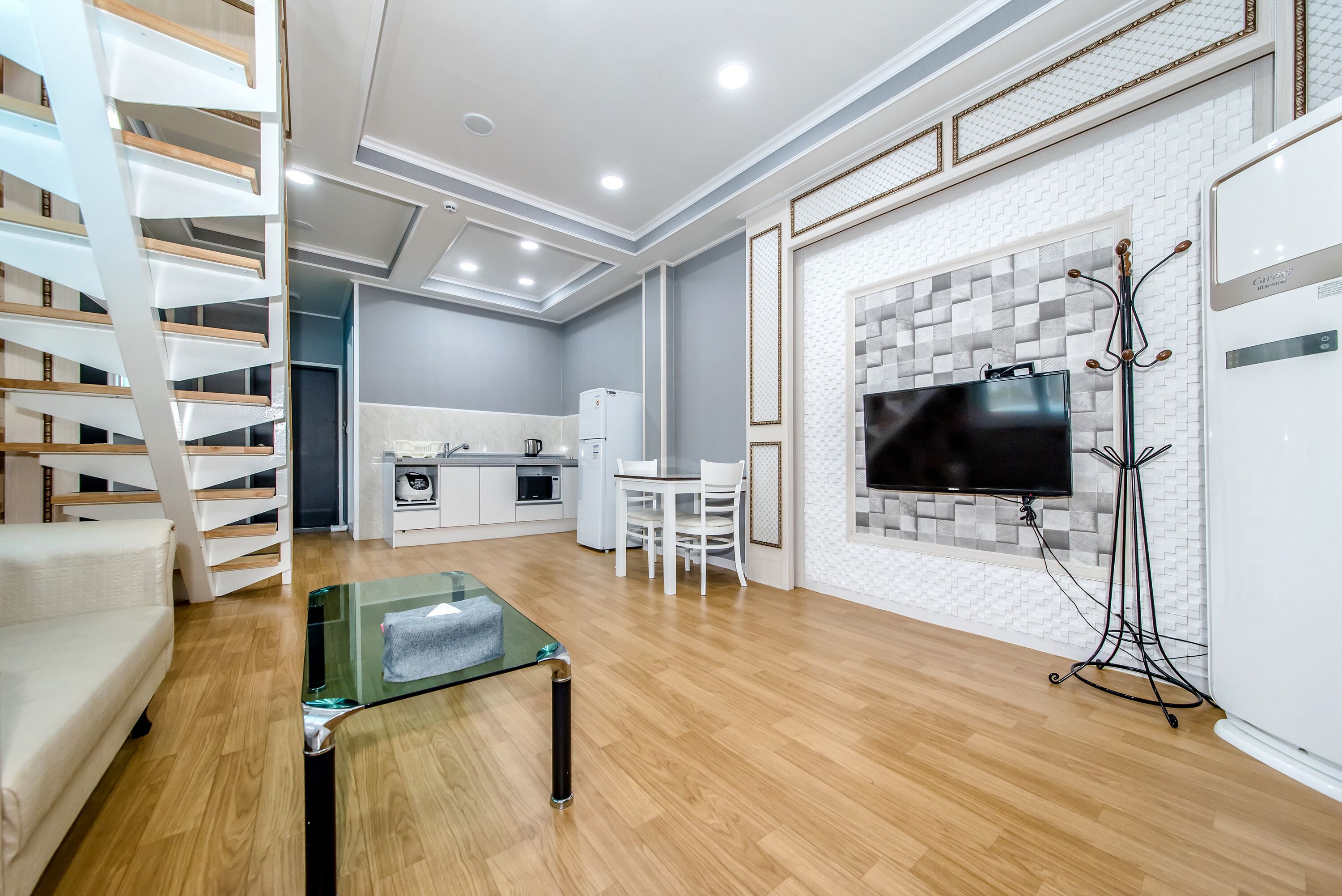 35 villa | Living area | 45-inch flat-screen TV with cable channels, TV, heated floors