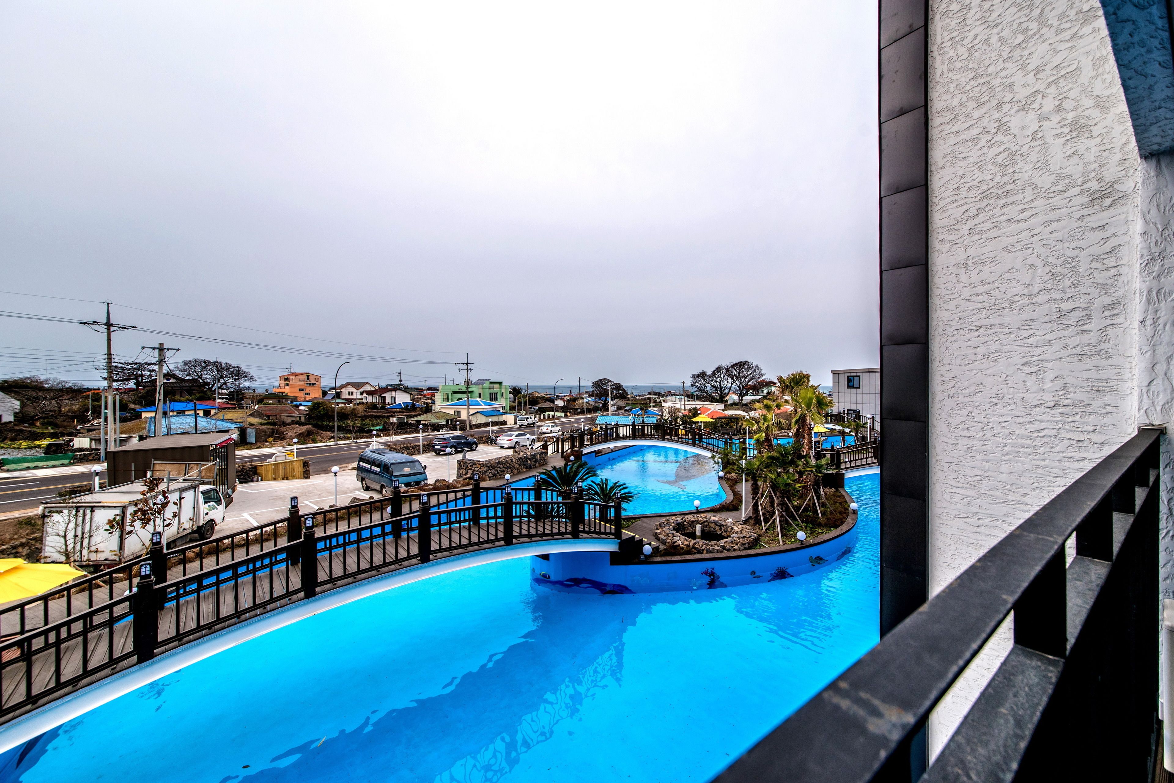 family twin | view from room