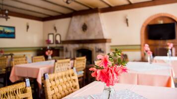 Bao gồm bữa sáng buffet hàng ngày