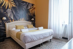 Deluxe Double Room | Premium bedding, pillow-top beds, in-room safe, individually furnished - Hotel Villa Fieschi (Lavagna)
