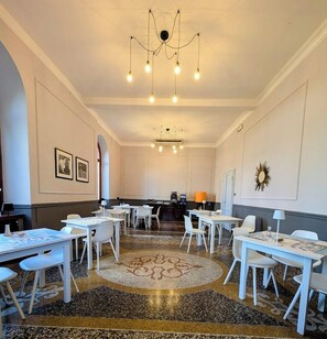Interior detail - Hotel Villa Fieschi (Lavagna)