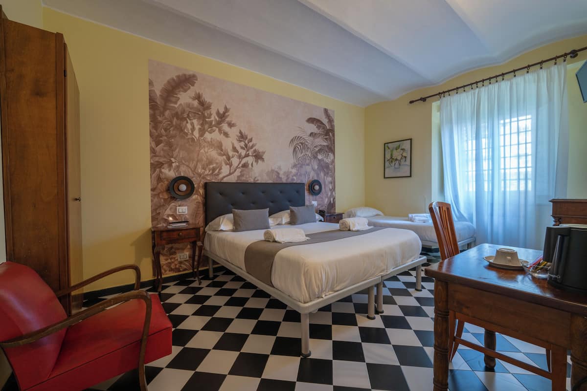 1 bedroom, premium bedding, pillow-top beds, in-room safe