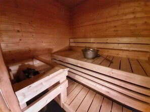 Apartamento conforto, 1 quarto, para não fumantes, sauna seca | Banheiro | Produtos de toalete grátis, toalhas de banho