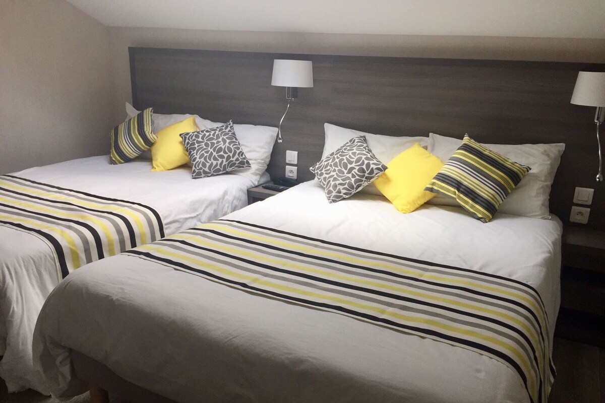 1 slaapkamer, luxe beddengoed, een bureau, verduisterende gordijnen