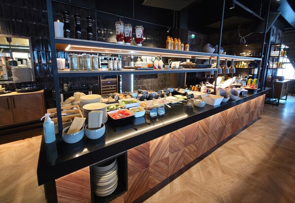 Free daily buffet breakfast