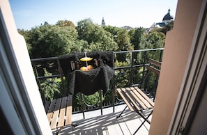 Superior Apartment, 1 Bedroom, Kitchenette (Black Boutique) | Balcony - Boutique Apartments - Main Market Square (Kraków)