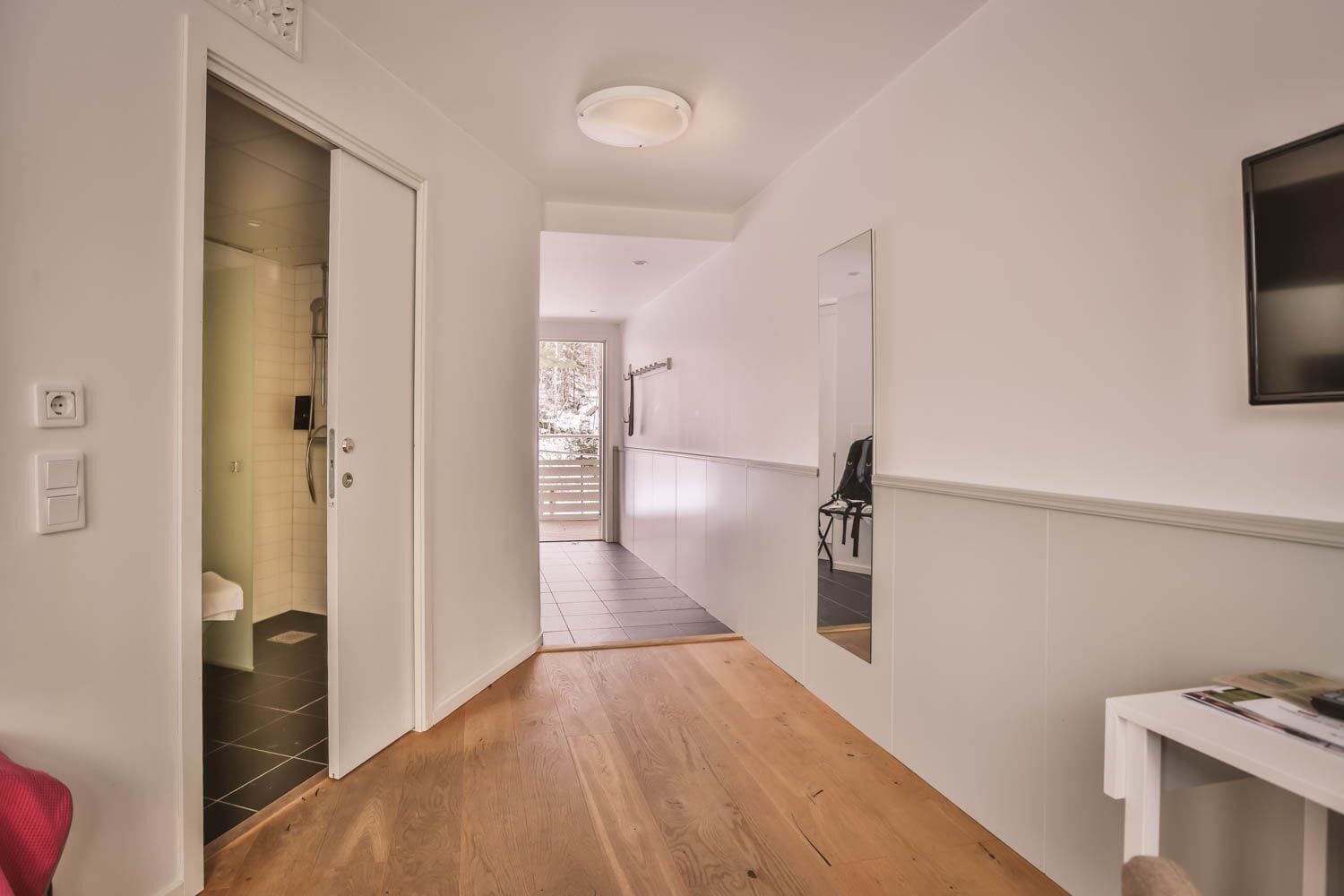 single room | individually decorated, individually furnished, desk, cots/infant beds