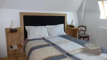 Habitación superior | Ropa de cama de alta calidad, colchones Select Comfort, escritorio