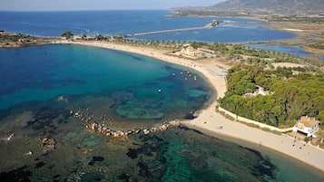 Una playa cerca