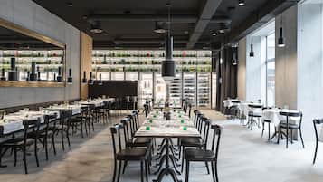 2 restaurants servant le petit déjeuner, spécialités Cuisine régionale