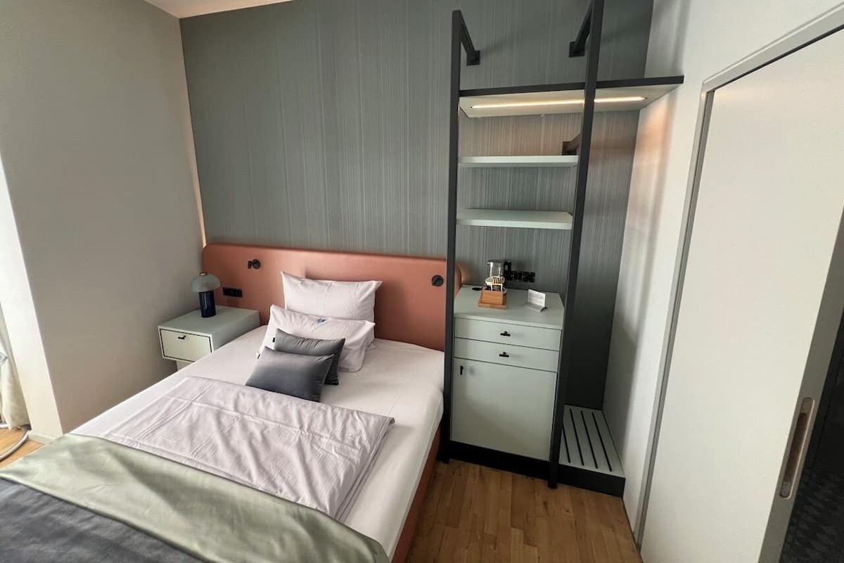 Camera singola | Minibar, una cassaforte in camera, con stile personalizzato