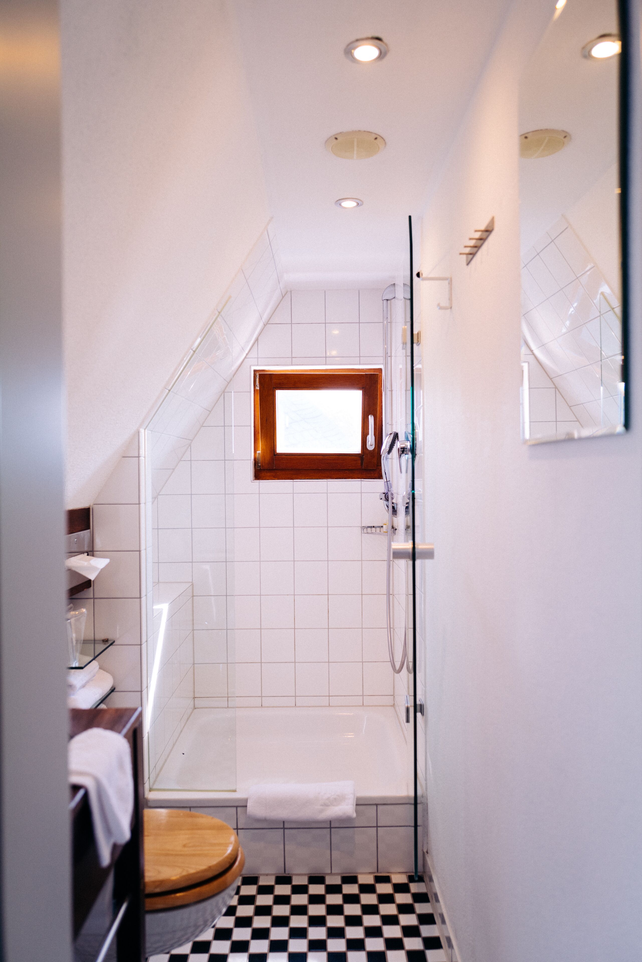 deluxe double room | bathroom | free toiletries, hair dryer, towels