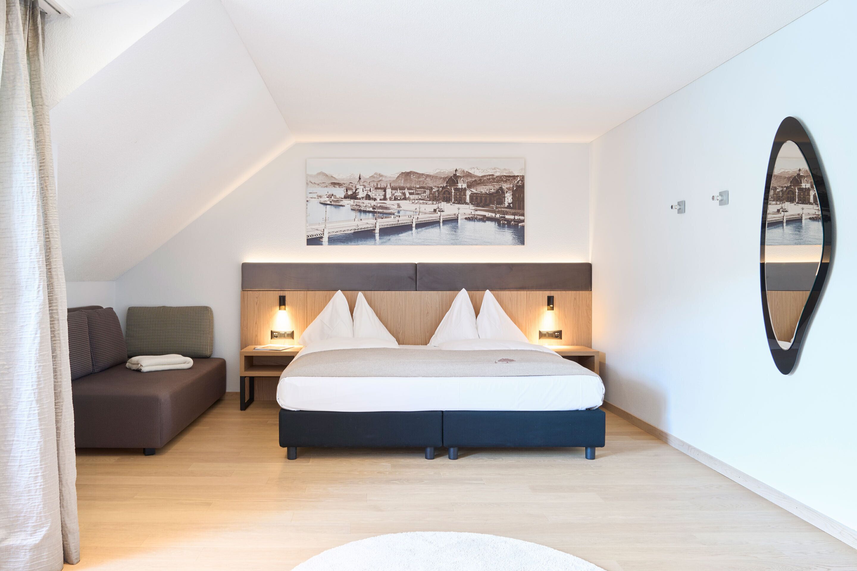 Superior Room, Balcony, Lake View | Minibar, in-room safe, free WiFi, bed sheets