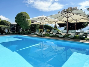 Seasonal outdoor pool