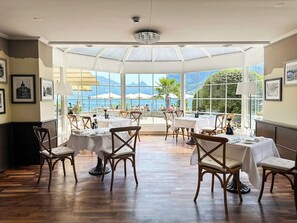 Breakfast, lunch, dinner served; local cuisine  - Seehotel Kastanienbaum (Horw)