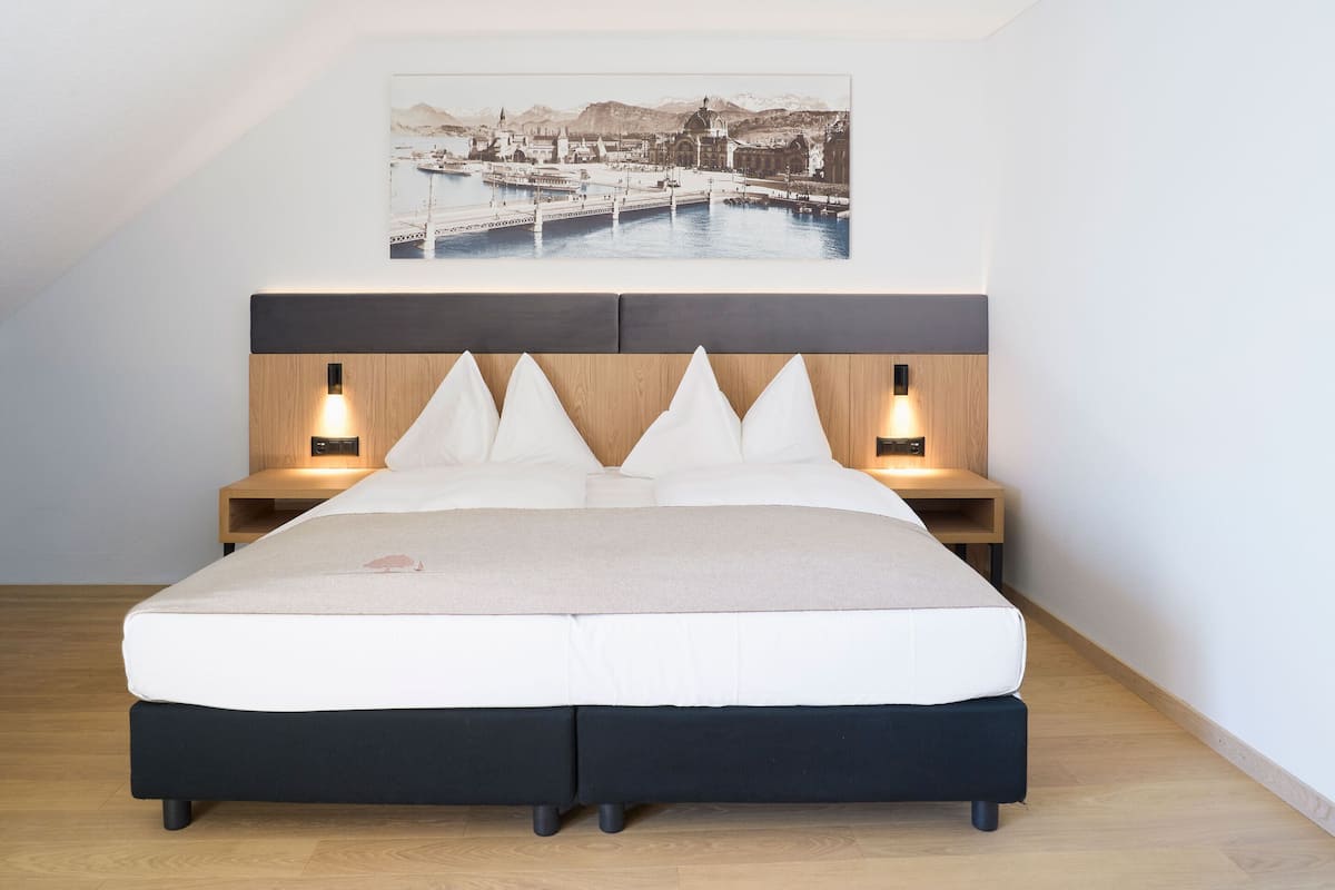 Superior Room, Hill View | Minibar, in-room safe, WiFi (free), bed sheets